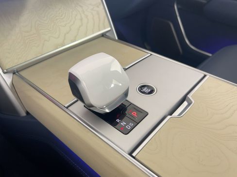 New 2025 Land Rover Range Rover SV image 16