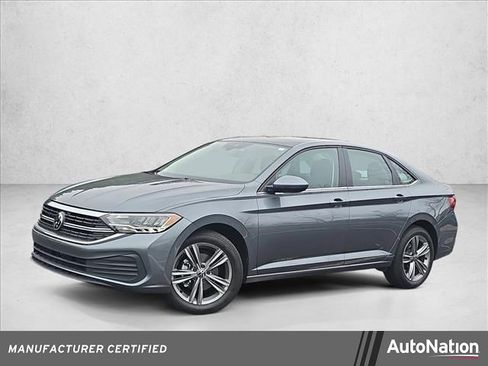 Used 2024 Volkswagen Jetta SE image 1