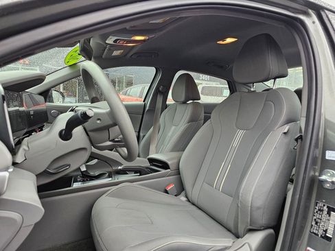 Used 2024 Hyundai Elantra SEL FWD image 18