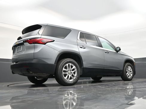 Used 2023 Chevrolet Traverse LS FWD image 24