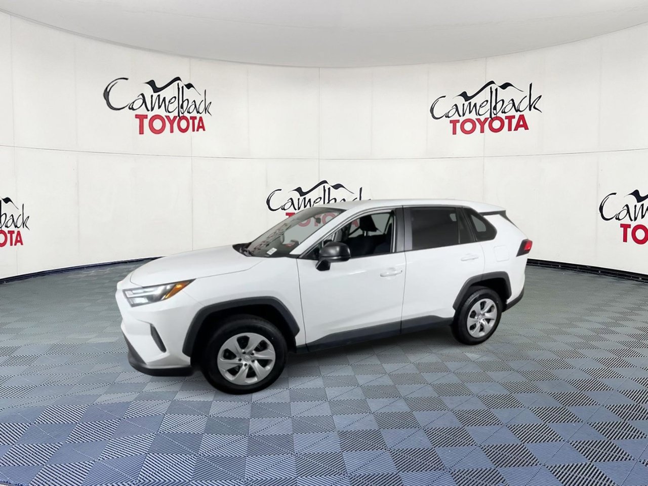 Used 2025 Toyota RAV4 LE AWD/4WD image 7