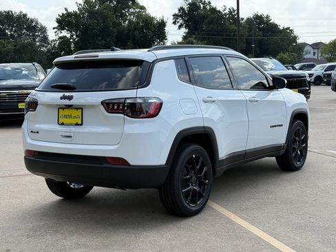 New 2025 Jeep Compass Latitude w/ Sun & Sound Group image 7