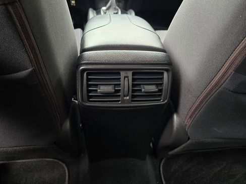 Used 2018 Nissan Rogue S AWD/4WD image 24