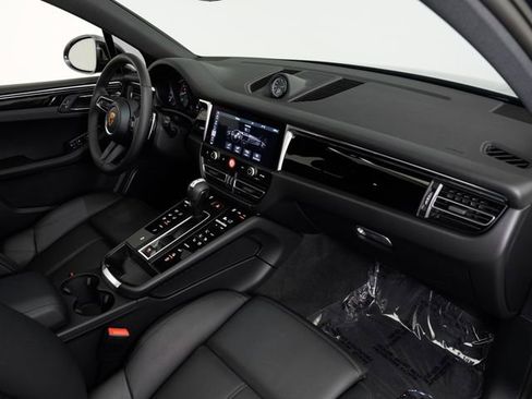 Certified 2026 Porsche Macan S AWD/4WD image 24