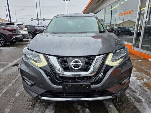 Used 2017 Nissan Rogue SL w/ SL Premium Package image 2