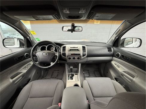 Used 2006 Toyota Tacoma PreRunner image 15