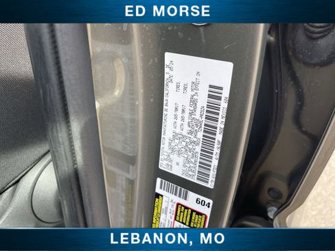 Used 2024 Toyota Tacoma TRD Off-Road image 31