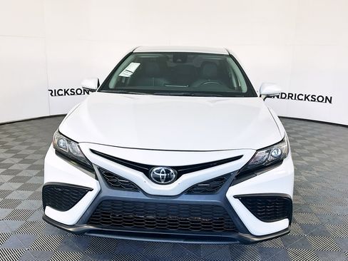 Used 2023 Toyota Camry SE image 8
