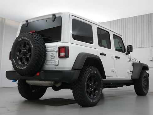 Used 2023 Jeep Wrangler Unlimited w/ Sun & Screen Package image 7