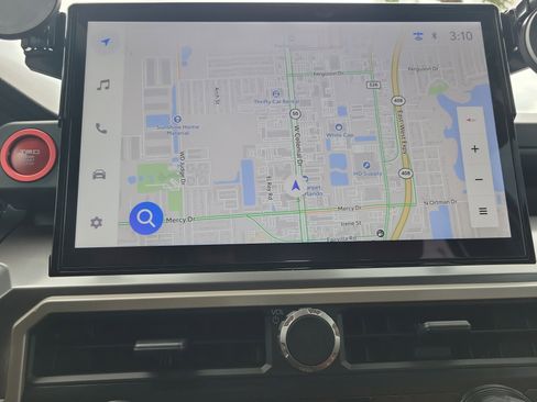 Used 2025 Toyota Tacoma TRD Sport image 25