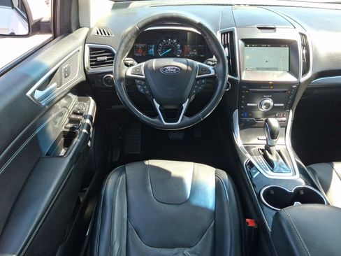 Used 2018 Ford Edge Titanium w/ Equipment Group 301A AWD/4WD image 11