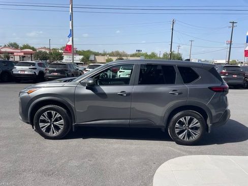 Used 2023 Nissan Rogue SV FWD image 4