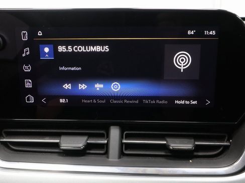 Used 2024 Chevrolet Trax LT image 2