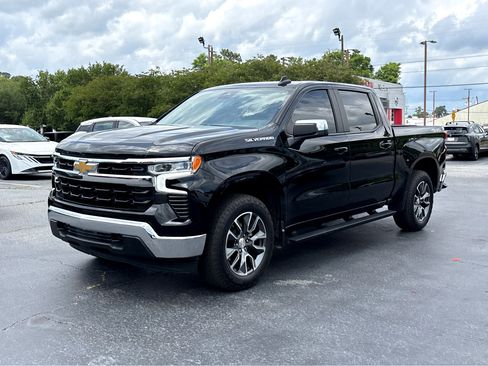 Used 2023 Chevrolet Silverado 1500 LT AWD/4WD image 3