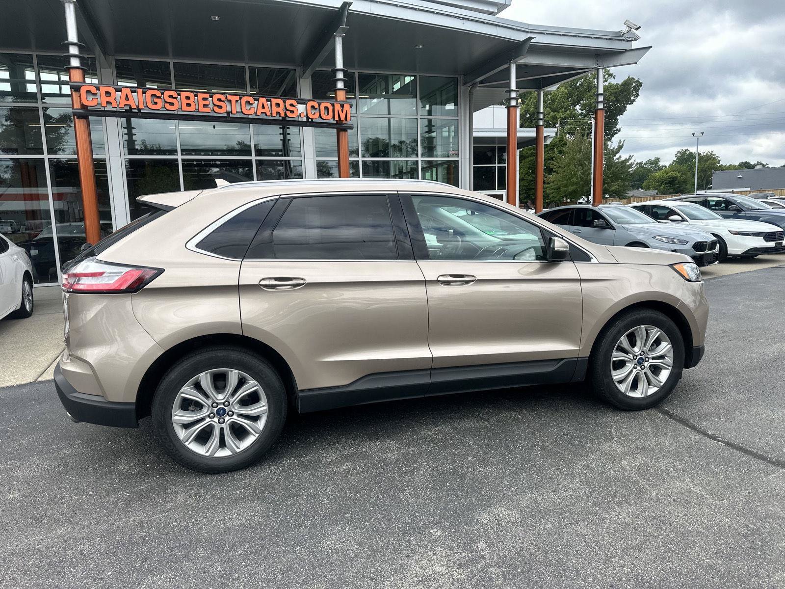 Used 2020 Ford Edge Titanium FWD image 2