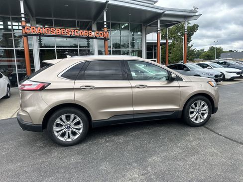 Used 2020 Ford Edge Titanium FWD image 2