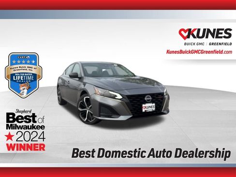 Used 2024 Nissan Altima 2.5 SR image 1