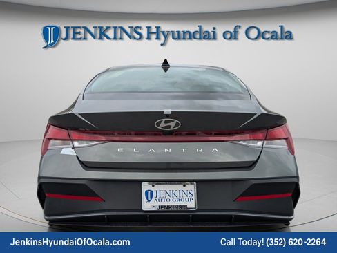 New 2026 Hyundai Elantra SE image 5