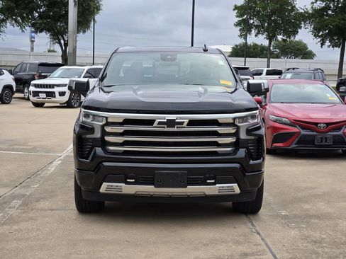 Used 2025 Chevrolet Silverado 1500 High Country w/ High Country Premium Package AWD/4WD image 5