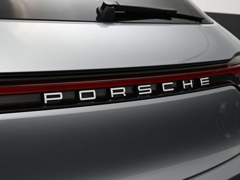 Certified 2026 Porsche Macan AWD/4WD image 14