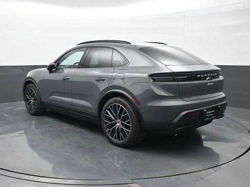 Used 2025 Porsche Macan Electric RWD image 3