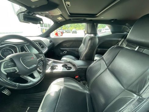 Used 2016 Dodge Challenger SXT Plus RWD image 11