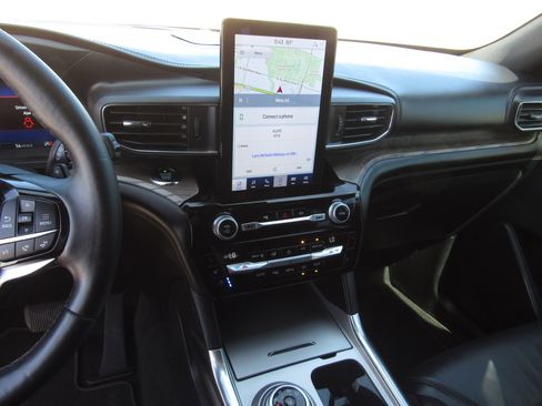 Used 2021 Ford Explorer Platinum w/ Equipment Group 601A image 19