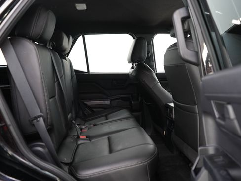 Used 2025 Toyota 4Runner SR5 AWD/4WD image 12