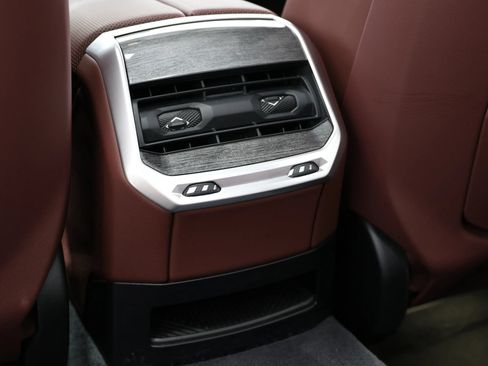 Used 2023 BMW 740i w/ Parking Assistance Package RWD image 60