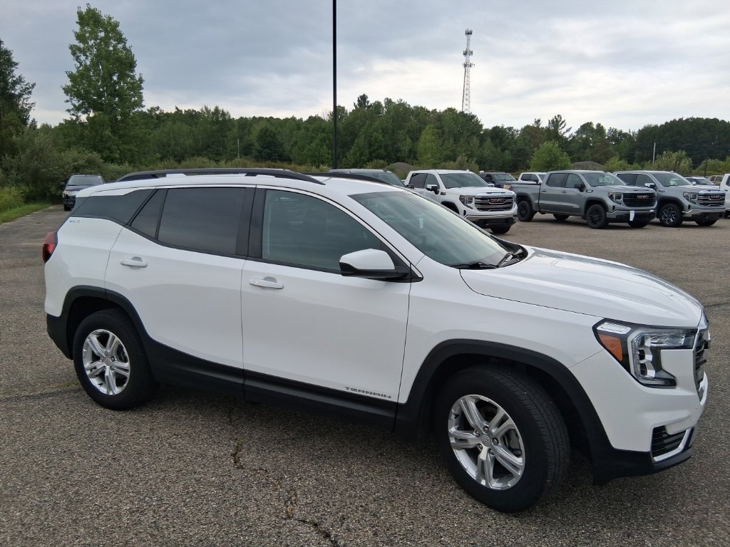 Used 2022 GMC Terrain SLE w/ Driver Convenience Package AWD/4WD image 10