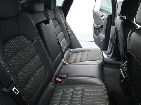 Used 2024 Porsche Macan AWD/4WD image 14