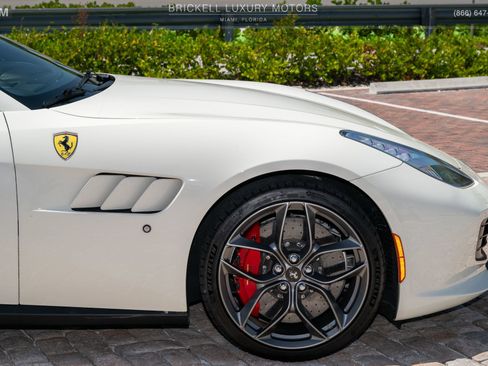 Used 2018 Ferrari GTC4Lusso T RWD image 56