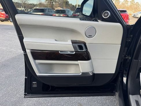 Used 2015 Land Rover Range Rover Autobiography image 17