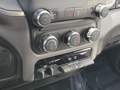 Used 2024 RAM 3500 Big Horn AWD/4WD image 17