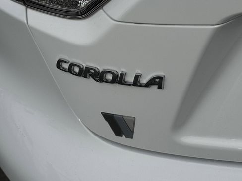 Used 2024 Toyota Corolla LE image 39