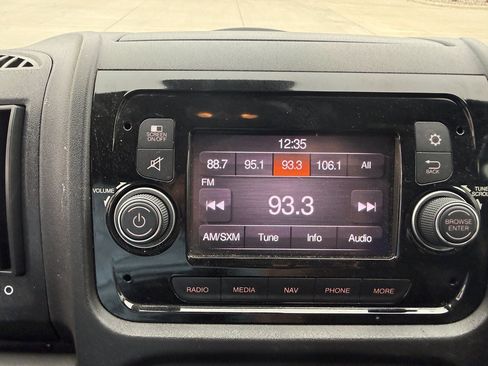 Used 2021 RAM ProMaster 2500 w/ Premium Appearance Group FWD image 22