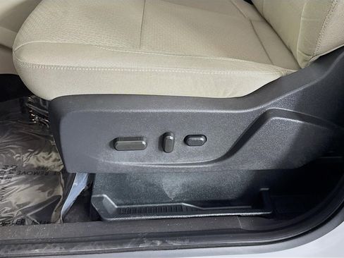 Used 2018 Ford Escape SE image 21