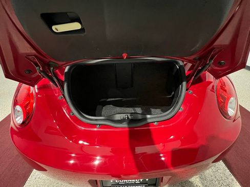 Used 2009 Volkswagen Beetle S image 39