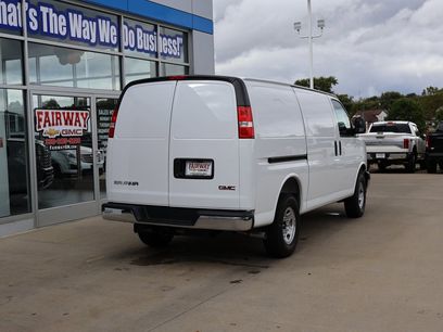 New 2025 GMC Savana 2500 Work Van w/ Enhanced Convenience Package