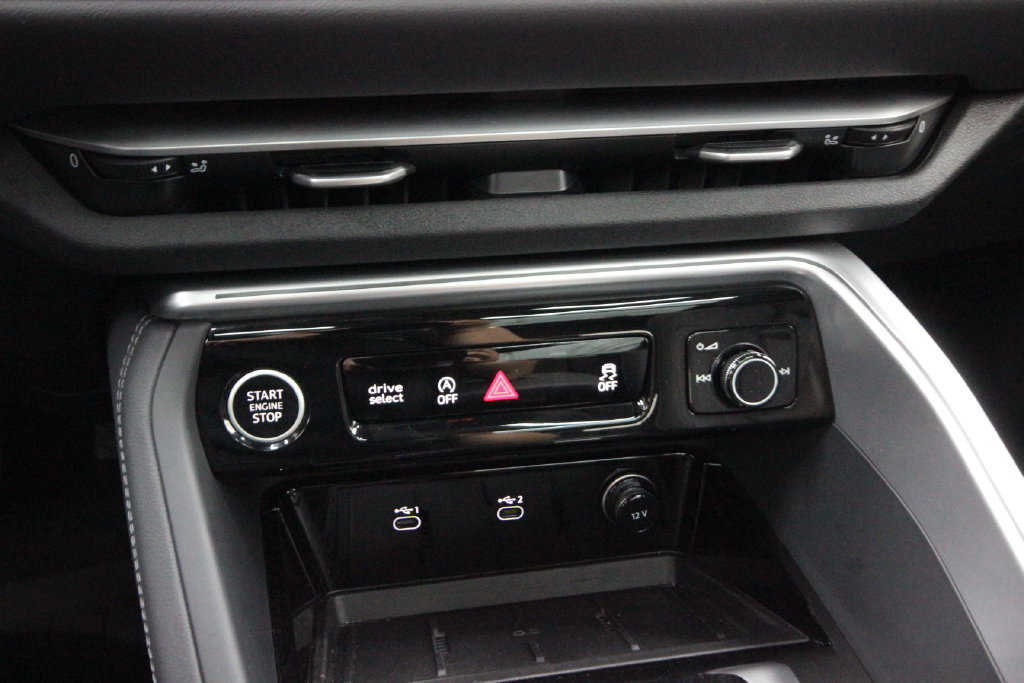 Used 2025 Audi Q5 Premium w/ Convenience Package AWD/4WD image 24