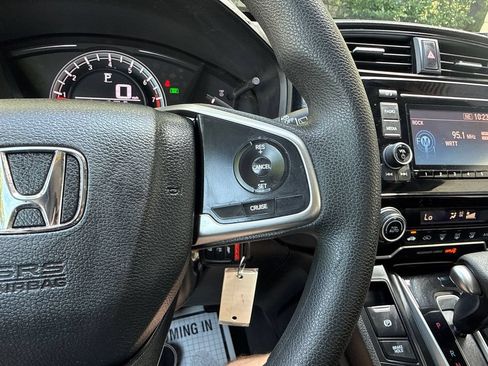 Used 2018 Honda CR-V LX image 27