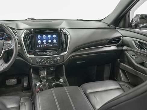 Used 2022 Chevrolet Traverse LT w/ LT Premium Package AWD/4WD image 31