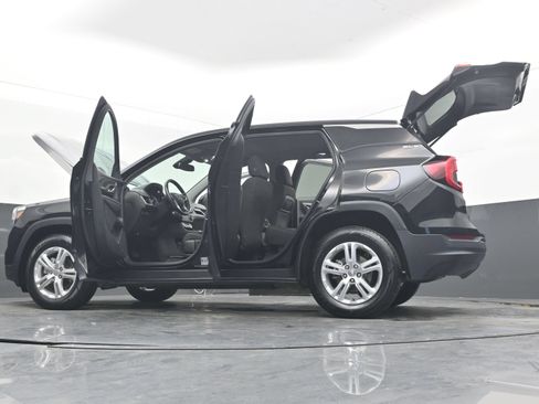 Used 2024 GMC Terrain SLE AWD/4WD image 42