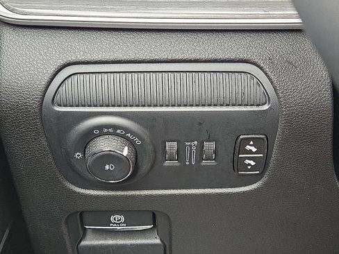 Used 2024 Jeep Wagoneer Series II w/ Flexible Seating Group RWD image 26