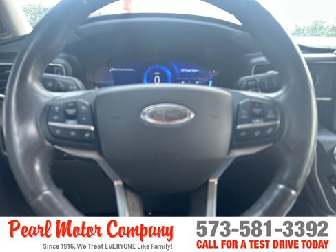 Used 2020 Ford Explorer Platinum w/ Premium Technology Package AWD/4WD image 13