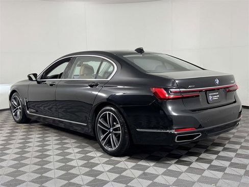 Used 2022 BMW 750i xDrive image 8