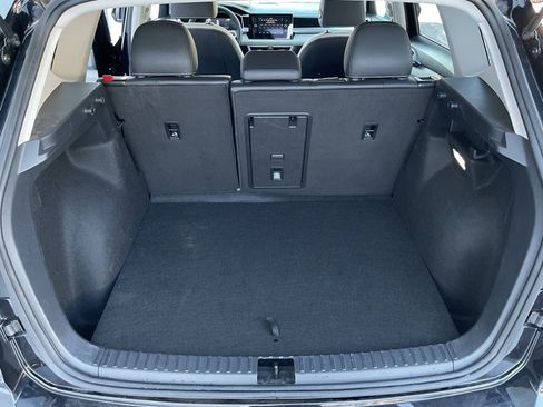 Used 2025 Volkswagen Taos SE image 18