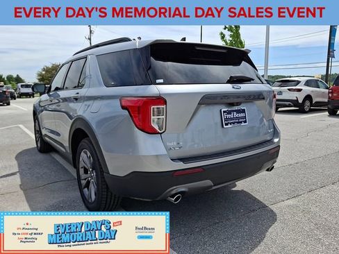 Certified 2022 Ford Explorer XLT w/ Equipment Group 202A AWD/4WD image 8