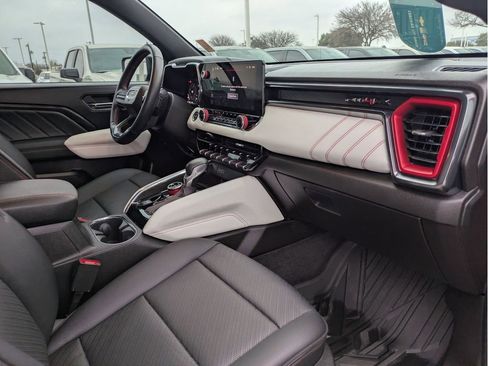 Certified 2024 GMC Canyon AT4X image 28