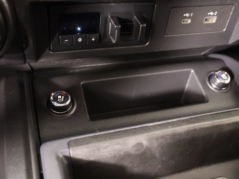 Used 2021 Nissan Titan PRO-4X w/ Pro-4x Convenience Package AWD/4WD image 8